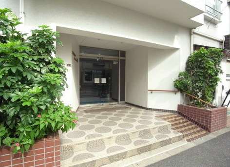 杉並区上荻４丁目の賃貸マンションのエントランス