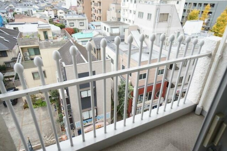 杉並区上荻４丁目の賃貸マンションのバルコニー