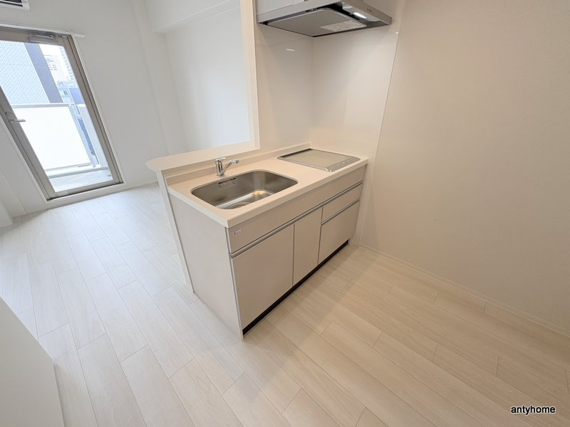 コンフォリア・リヴ大阪本町　仲介手数料無料の居間・リビング