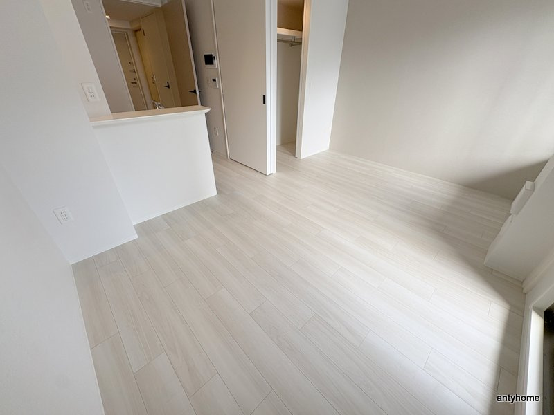 コンフォリア・リヴ大阪本町　仲介手数料無料の洋室