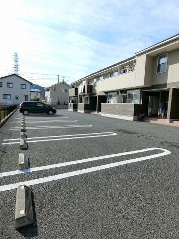セレノ　カーサの駐車場