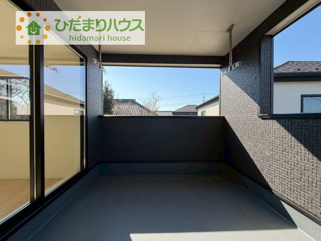 【バルコニー】 | 土浦市並木第15　新築戸建　2号棟 | バルコニーはあなただけの花火会場。色とりどりの花火が夜空を彩ります。