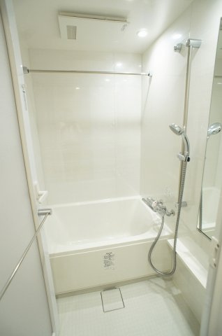 プライムメゾン早稲田通りの浴室