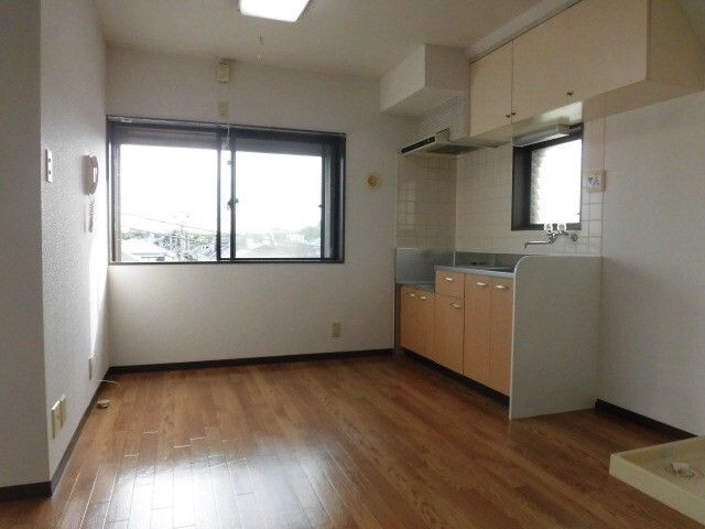 レスポワール野沢の洋室