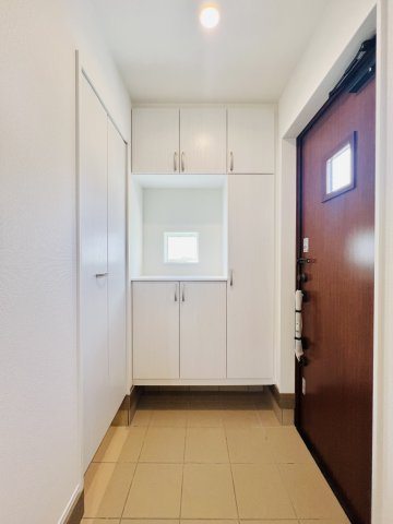 高崎市石原町の玄関|履物の着脱もスムーズにできる玄関はSIC付きですっきりと♪