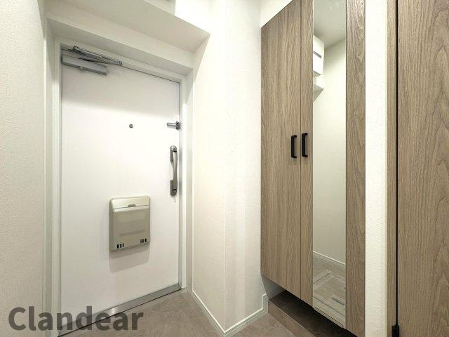 日商岩井宇喜田町マンションの玄関|ドキドキの新生活も、安心してスタート。ぴったりの住まいを見つけませんか？クランディアが一緒に住まい選びをサポートします‼　まずは、お気軽にお問合せください　＃クランディア