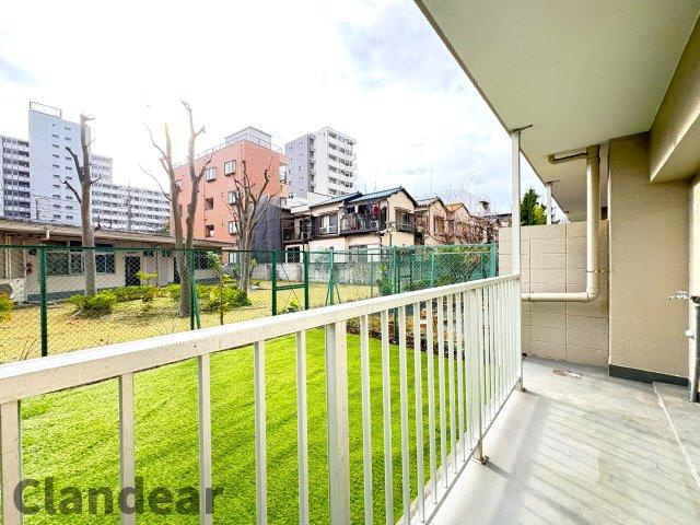 日商岩井宇喜田町マンションの庭|ドキドキの新生活も、安心してスタート。ぴったりの住まいを見つけませんか？クランディアが一緒に住まい選びをサポートします‼　まずは、お気軽にお問合せください　＃クランディア