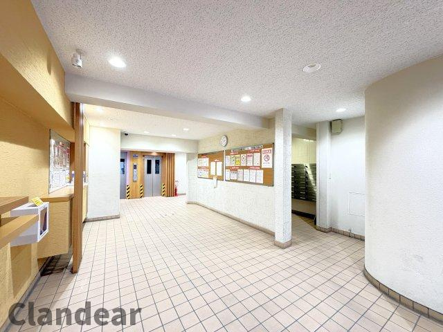 日商岩井宇喜田町マンションのロビー|ドキドキの新生活も、安心してスタート。ぴったりの住まいを見つけませんか？クランディアが一緒に住まい選びをサポートします‼　まずは、お気軽にお問合せください　＃クランディア