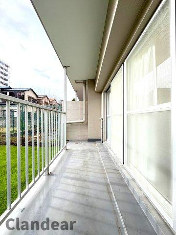 日商岩井宇喜田町マンションのバルコニー|ドキドキの新生活も、安心してスタート。ぴったりの住まいを見つけませんか？クランディアが一緒に住まい選びをサポートします‼　まずは、お気軽にお問合せください　＃クランディア