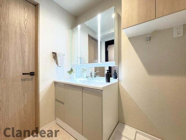 日商岩井宇喜田町マンションの独立洗面台|ドキドキの新生活も、安心してスタート。ぴったりの住まいを見つけませんか？クランディアが一緒に住まい選びをサポートします‼　まずは、お気軽にお問合せください　＃クランディア