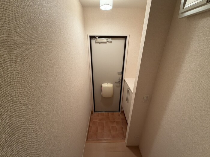 桜井市大字粟殿のアパートの玄関