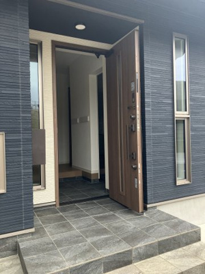 【エントランス】 | 東持田町F貸家