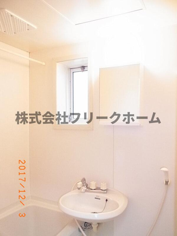 武蔵野市境２丁目のアパートの洗面所