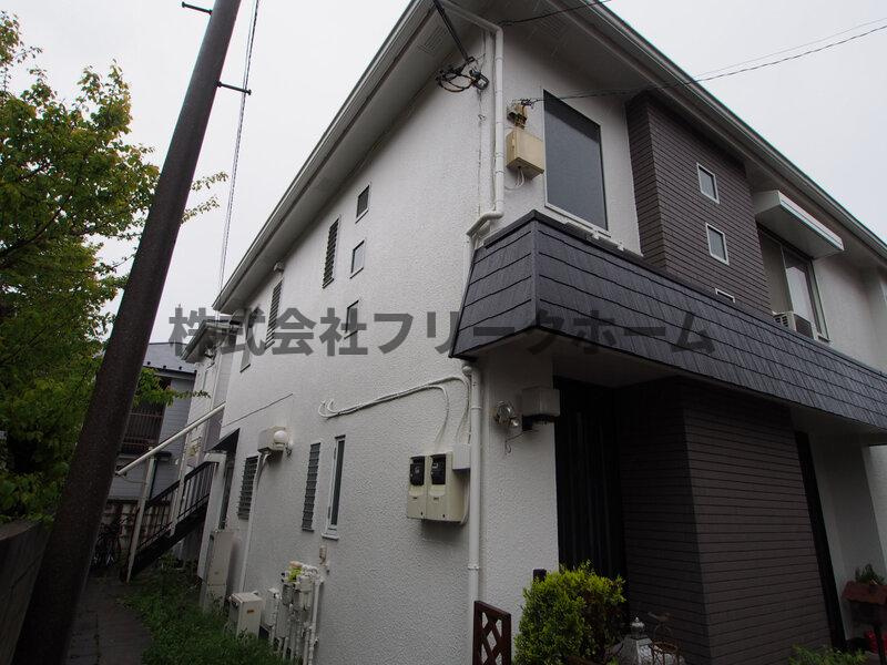 武蔵野市境２丁目のアパートのエントランス