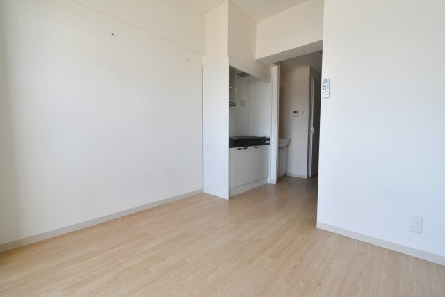 グロース西宮北口の居間・リビング