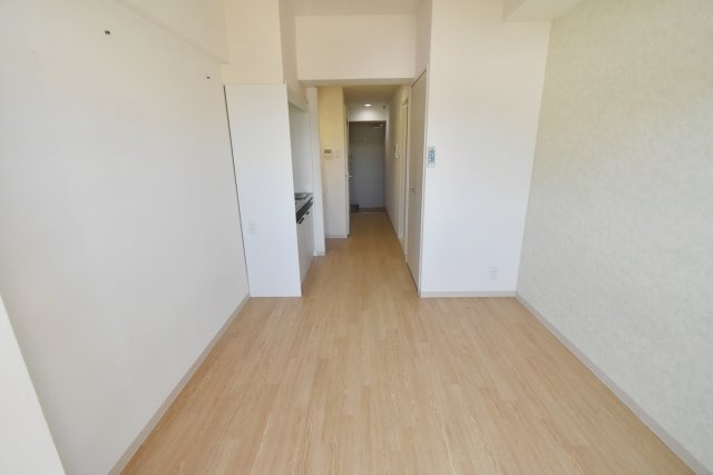 グロース西宮北口の居間・リビング