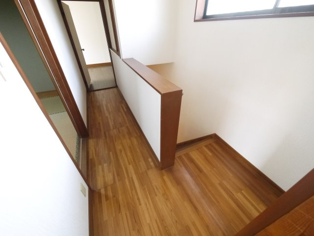 八街市八街い　中古戸建の内装|内装一部リフォーム済み令和8年1月 5SLDK  閑静な分譲地 カーポート駐車1台