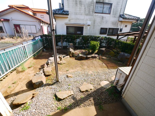 八街市八街い　中古戸建の庭|内装一部リフォーム済み令和8年1月 5SLDK  閑静な分譲地 カーポート駐車1台