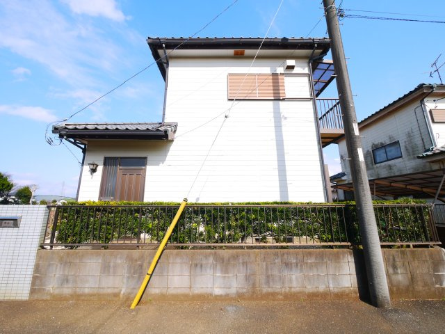 八街市八街い　中古戸建の外観|内装一部リフォーム済み令和8年1月 5SLDK  閑静な分譲地 カーポート駐車1台