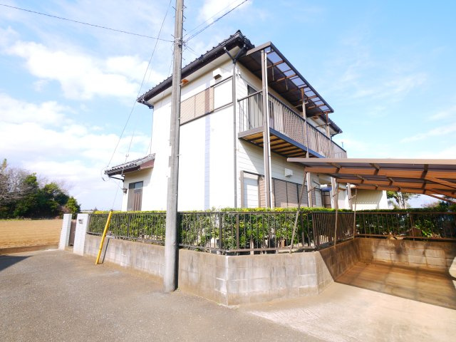 八街市八街い　中古戸建の外観|内装一部リフォーム済み令和8年1月 5SLDK  閑静な分譲地 カーポート駐車1台