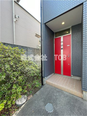 【その他】 | カーサフレスコ | 205号室　玄関ドア※クリーニング完了前※