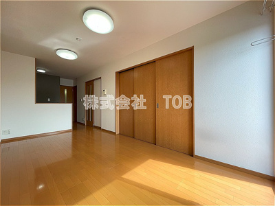 【居間・リビング】 | カーサフレスコ | LDK11.7帖※クリーニング完了前※