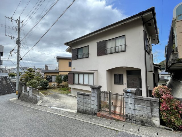 長崎市大手3丁目戸建ての前面道路含む現地写真