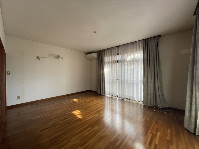 長崎市大手3丁目戸建ての居間・リビング