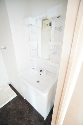 【独立洗面台】 | マーヴェラス葛城 | ※同物件・反転タイプの写真です。