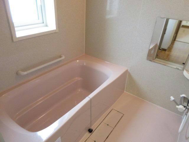 ユトリロ１９条借家の浴室