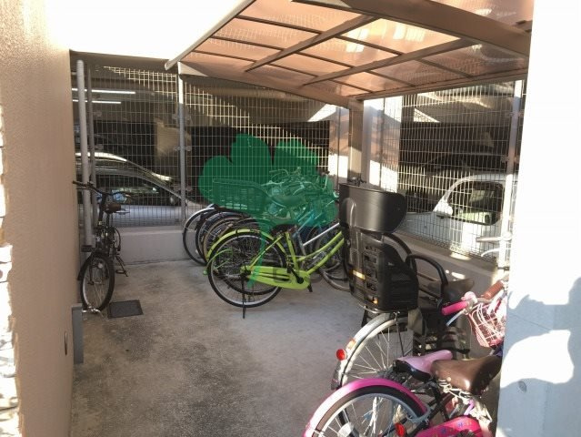 ボヌール博多の駐車場