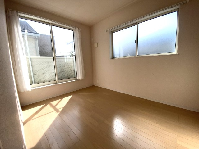 双葉１丁目　中古戸建の洋室