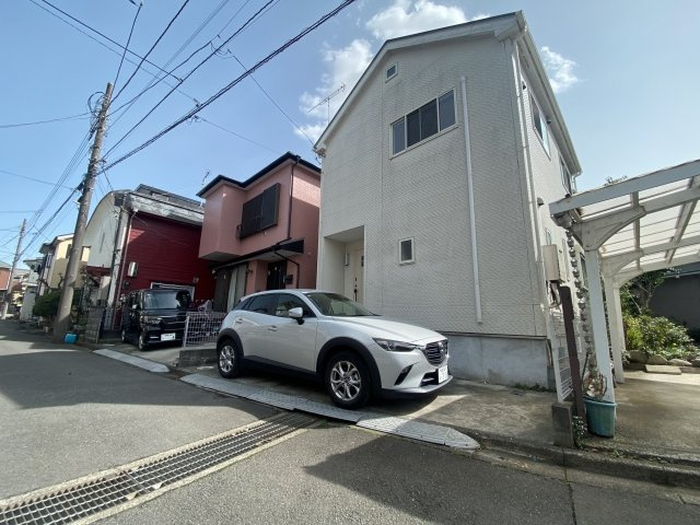 双葉１丁目　中古戸建の駐車場