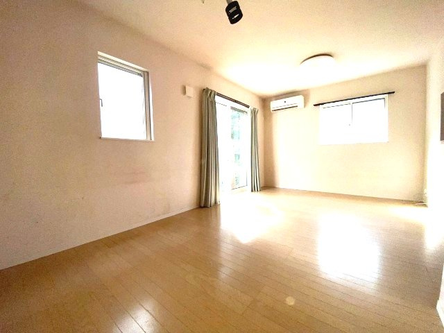 双葉１丁目　中古戸建の居間・リビング