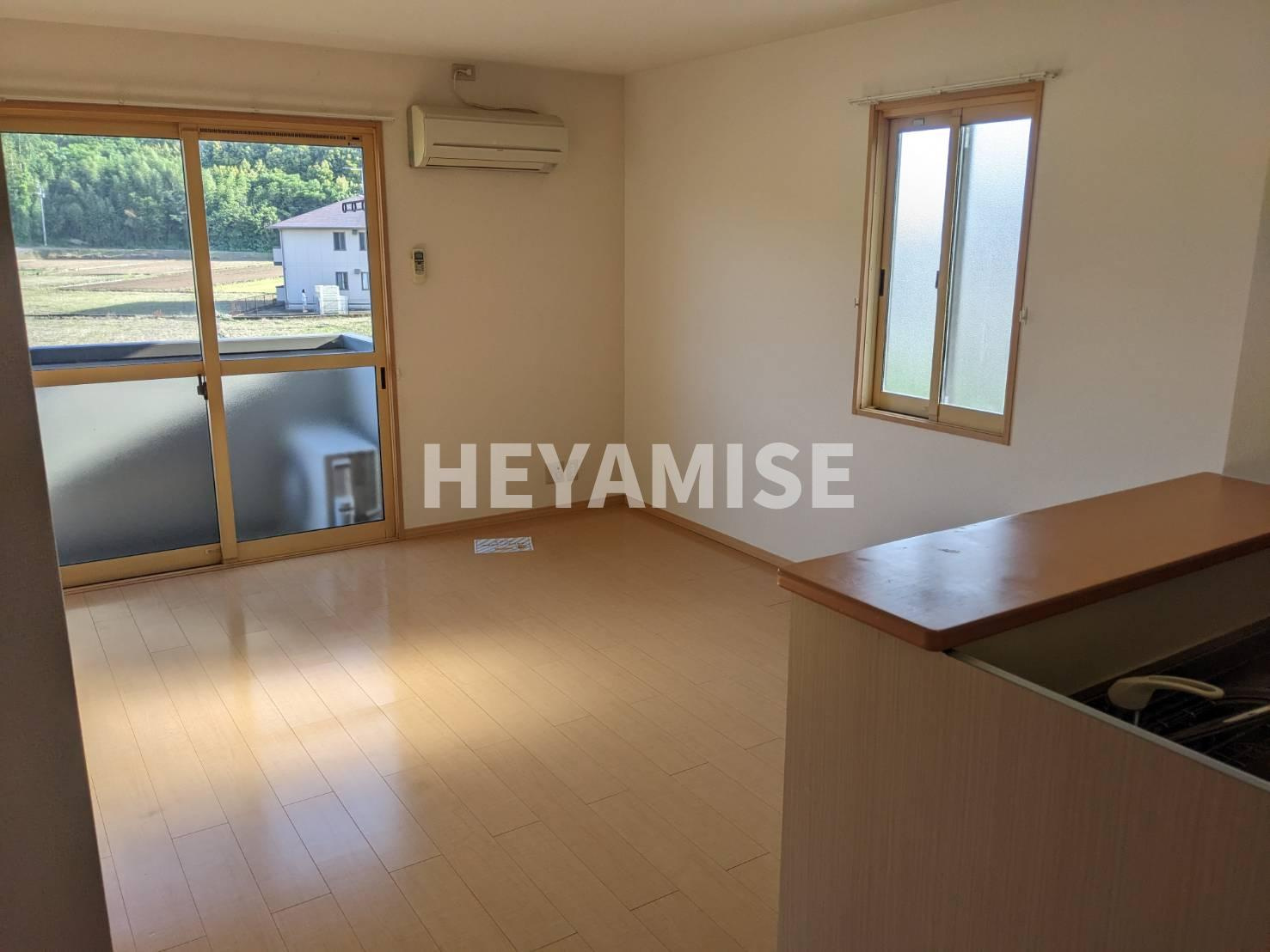 リバーサイドスワの居間・リビング