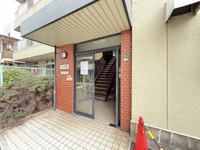 コーポ平見のエントランス