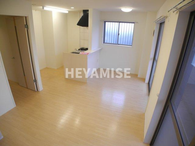 アルページュ・ソレイユの居間・リビング|※室内画像は別号室のもの　※反転