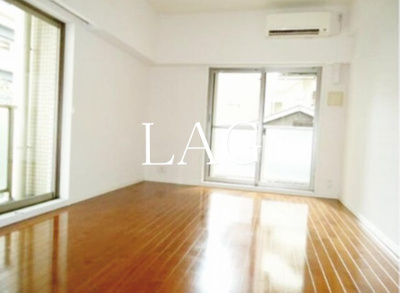 【居間・リビング】 | シャリオ本芝 | 洋室のお部屋です。