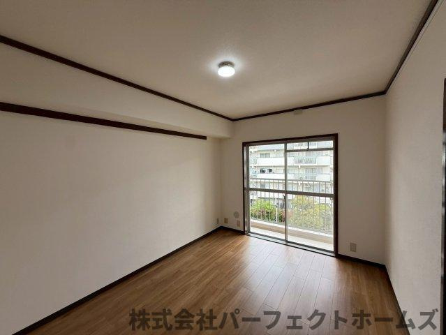 グリーンヒル光善寺住宅第5号棟の洋室|ゆったりした洋室です