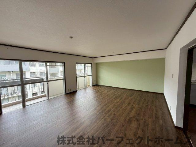 【居間・リビング】の画像