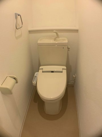 ウォシュレット付きのトイレです♪