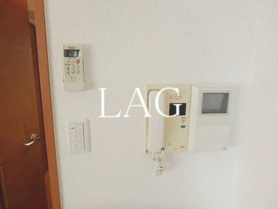 【設備】 | ガラ・シティ京橋 | モニター付きインターホンです。