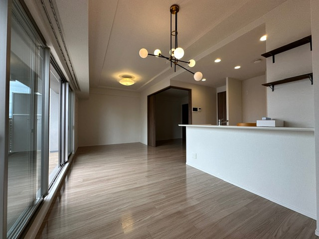 【居間・リビング】 | エスリード小阪ミッドゲート | 【LDK：約15.9帖】