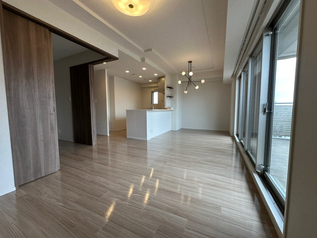 【居間・リビング】の画像