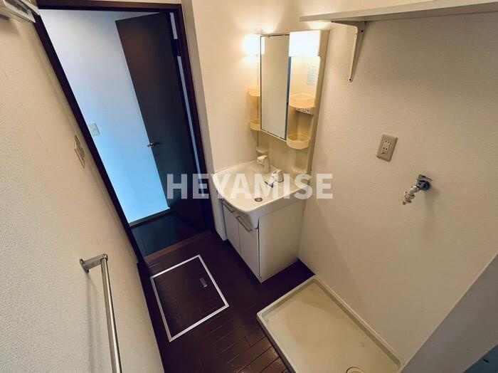 ウィルモア原口 B棟の洗面所