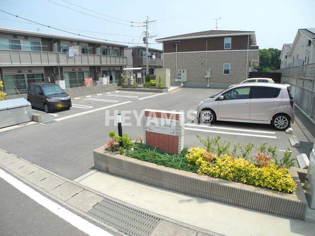 サニー　マイルドの駐車場