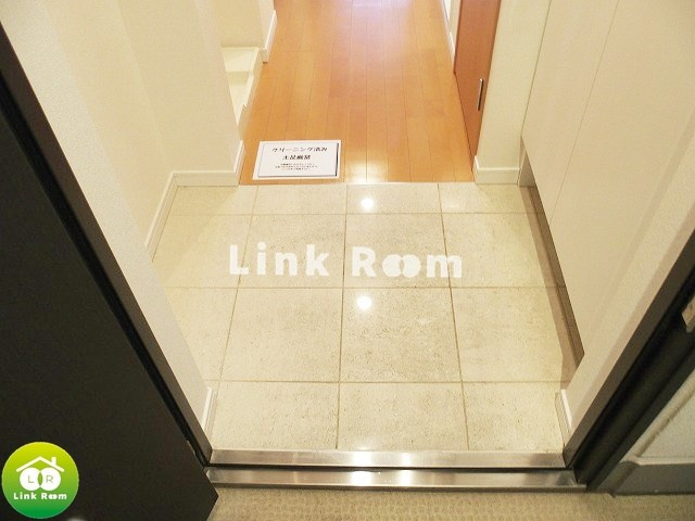 プライマル森下（旧　フィットエル森下）の玄関