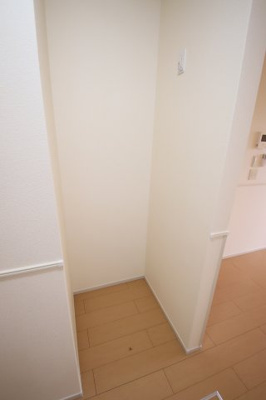 【その他共用部分】 | ソレイユ和泉中央Ⅱ | 冷蔵庫スペース