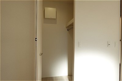 【洋室】 | カーサ ミカサ | 南洋室・ウォークインクローゼット