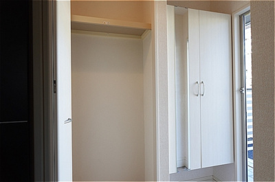 【収納】 | エルヴィレッジ Ｆ | 鏡付きシューズボックスと収納